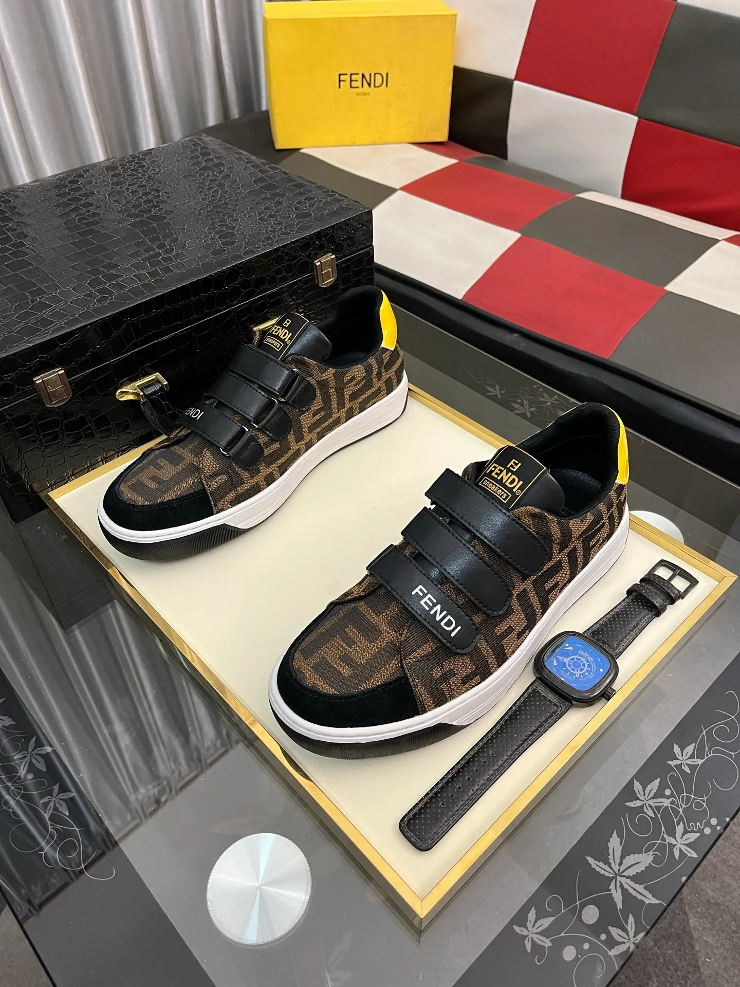 Men's Men's Shoes💰420⌚️⌚️[Fendi] Fendi's latest casual shoes for men! Available at counters simultaneously! A one-to-one replica of the original. The interior is made of top-grade sheepskin, and the original factory-supplied rubber outsole is used. Leading new fashion concepts. Matching code: 38-443️⃣Colors available